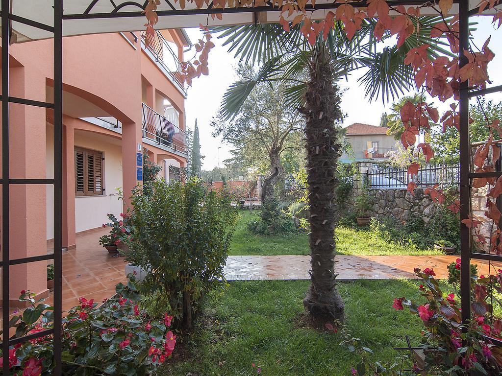 Apartments Cvek Ровінь Екстер'єр фото