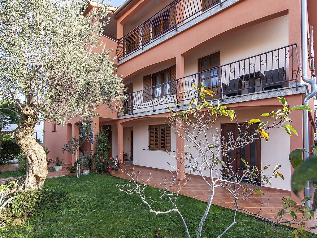 Apartments Cvek Ровінь Екстер'єр фото